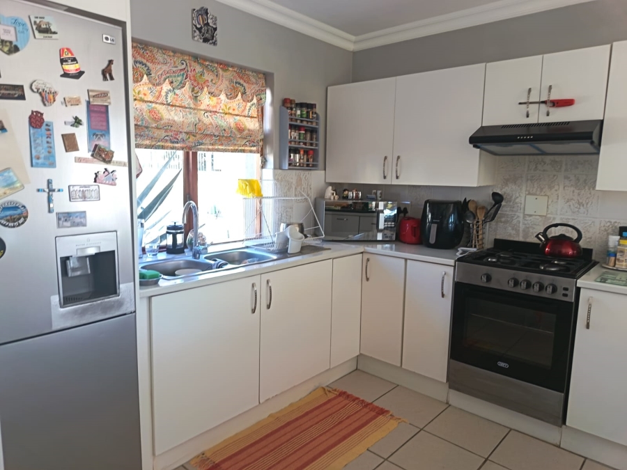 3 Bedroom Property for Sale in Paradise Beach Eastern Cape